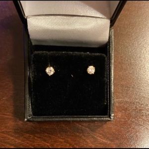 1/4 ct diamond studs